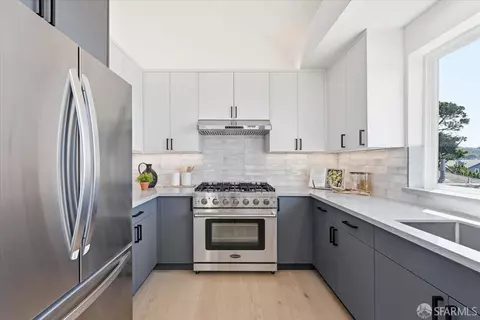 Kitchen - 25 Shasta Ln, Pacifica, CA 94044 photo 3 of 6