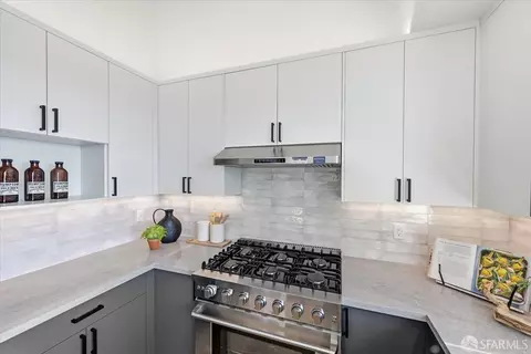 Kitchen - 25 Shasta Ln, Pacifica, CA 94044 photo 4 of 6