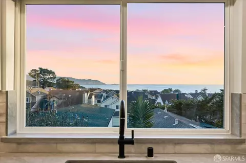 View/Area - 25 Shasta Ln, Pacifica, CA 94044 photo 3 of 15