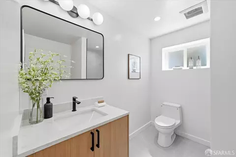 Bath - 25 Shasta Ln, Pacifica, CA 94044 photo 5 of 6