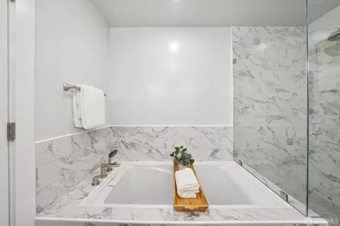 Bath - 3011 20th St #2, San Francisco, CA 94110 photo 3 of 4