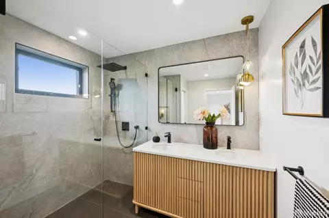 Bath - 882 Stetson St, Moss Beach, CA 94038 photo 1 of 2