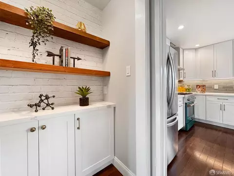 Entry Way - 600 Capp St, San Francisco, CA 94110 photo 2 of 6