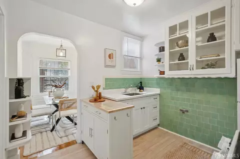 Kitchen - 423 Lakeview Ave, San Francisco, CA 94112 photo 1 of 2