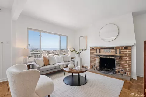 Living - 423 Lakeview Ave, San Francisco, CA 94112 photo 2 of 2