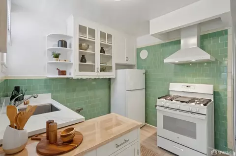 Kitchen - 423 Lakeview Ave, San Francisco, CA 94112 photo 2 of 2