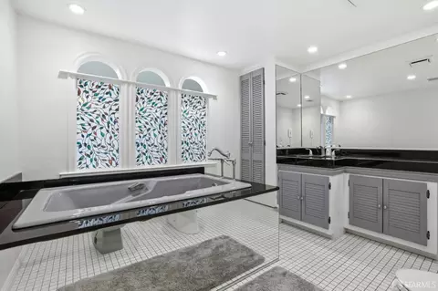 Bath - 1112 Oddstad Blvd, Pacifica, CA 94044 photo 6 of 7