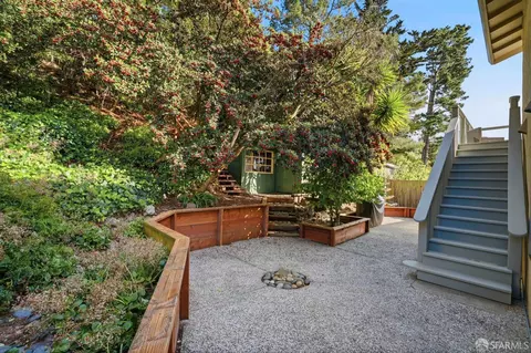 Exterior - 1112 Oddstad Blvd, Pacifica, CA 94044 photo 10 of 12