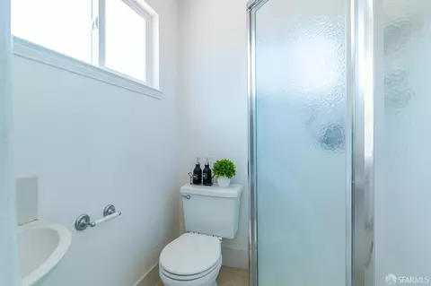 Bath - 3453 Thunderbird Dr, Concord, CA 94520 photo 1 of 2