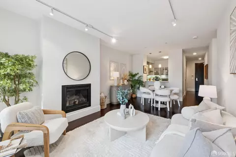 1355 Pacific Ave #204, San Francisco, CA 94109