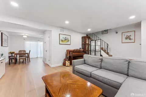 27788 Hummingbird Ct, Hayward, CA 94545
