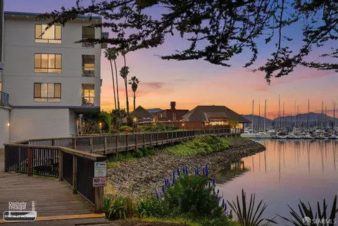 5 Admiral Dr #F412, Emeryville, CA 94608