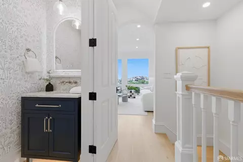 Entry Way - 1497 Shotwell St, San Francisco, CA 94110 photo 3 of 5