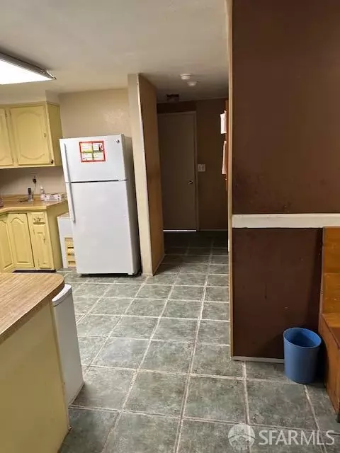 Entry Way - 155 Sunset Blvd, Hayward, CA 94544 photo 1 of 1