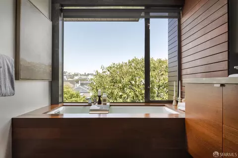 Bath - 4356 25th St, San Francisco, CA 94114 photo 2 of 2