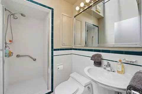Bath - 11 Marview Way, San Francisco, CA 94131 photo 1 of 2