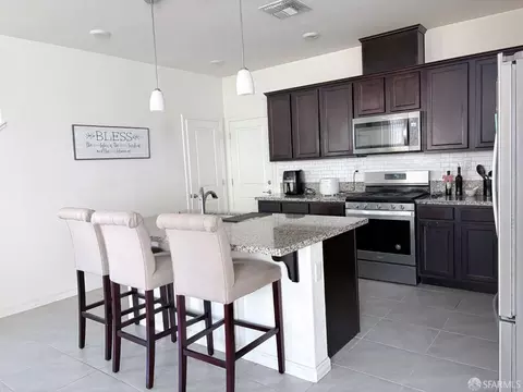 Kitchen - 220 Caputo Cir, Oakley, CA 94561 photo 3 of 6