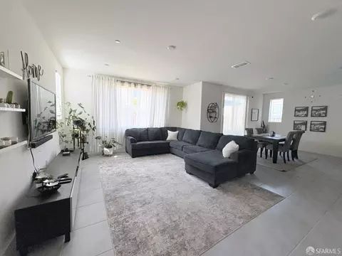 Living - 220 Caputo Cir, Oakley, CA 94561 photo 3 of 4