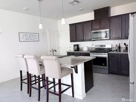 Kitchen - 220 Caputo Cir, Oakley, CA 94561 photo 3 of 6