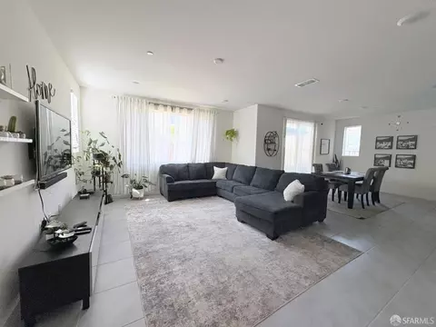 Living - 220 Caputo Cir, Oakley, CA 94561 photo 3 of 4