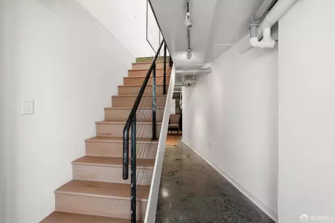 Entry Way - 360 10th St #1, San Francisco, CA 94103 photo 1 of 2