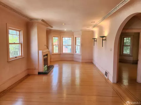 Living - 3300 Folsom St, San Francisco, CA 94110 photo 1 of 3