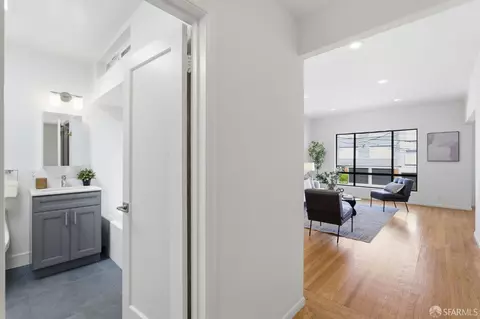 Entry Way - 2587 35th Ave, San Francisco, CA 94116 photo 5 of 6