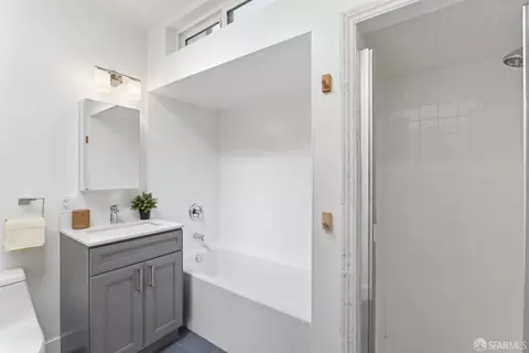 Bath - 2587 35th Ave, San Francisco, CA 94116 photo 1 of 6