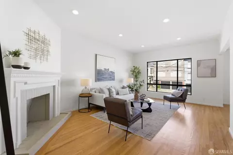 Living - 2587 35th Ave, San Francisco, CA 94116 photo 2 of 7
