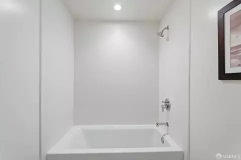 Bath - 2587 35th Ave, San Francisco, CA 94116 photo 6 of 6
