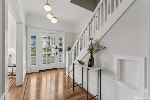 Entry Way - 546 18th Ave, San Francisco, CA 94121 photo 3 of 3