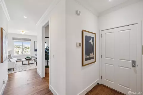 Entry Way - 678 Clipper St #1, San Francisco, CA 94114 photo 3 of 3