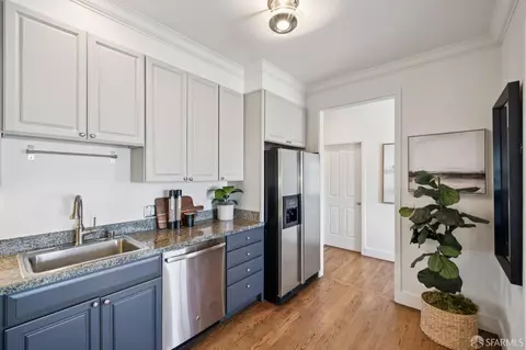 Kitchen - 678 Clipper St #1, San Francisco, CA 94114 photo 4 of 4