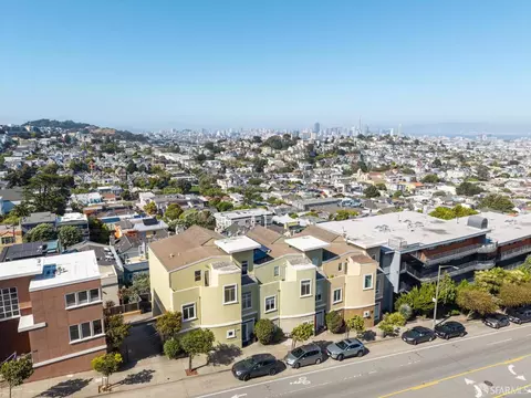 View/Area - 678 Clipper St #1, San Francisco, CA 94114 photo 2 of 5