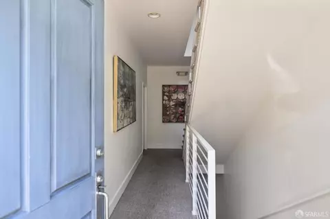 Entry Way - 678 Clipper St #1, San Francisco, CA 94114 photo 1 of 3
