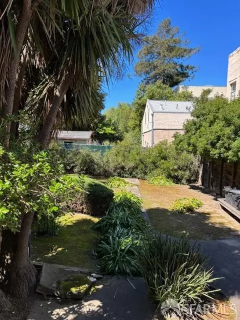 Exterior - 210 Tunnel Ave, Richmond, CA 94801 photo 6 of 7