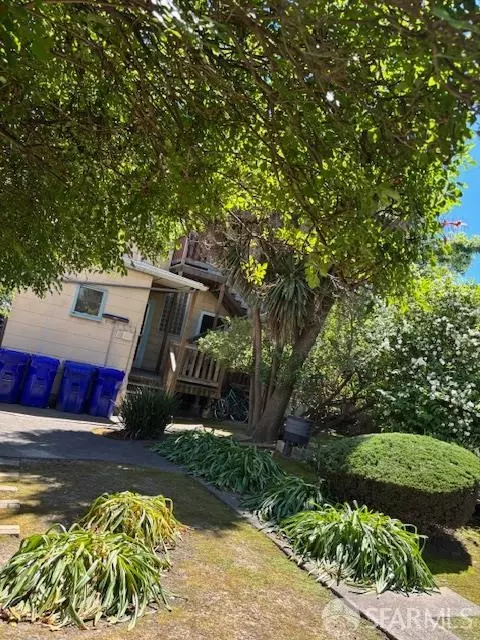 Exterior - 210 Tunnel Ave, Richmond, CA 94801 photo 4 of 7