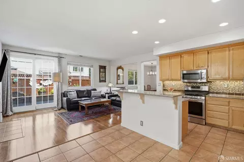Kitchen - 2201 Mariner Way, San Leandro, CA 94579 photo 3 of 3