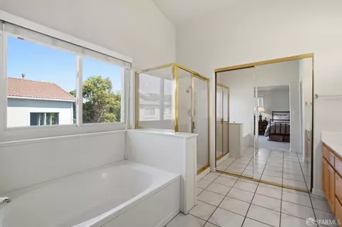 Bath - 2201 Mariner Way, San Leandro, CA 94579 photo 1 of 4
