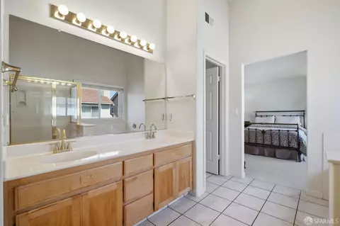 Bath - 2201 Mariner Way, San Leandro, CA 94579 photo 2 of 4