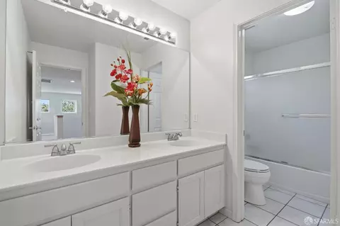 Bath - 2201 Mariner Way, San Leandro, CA 94579 photo 4 of 4