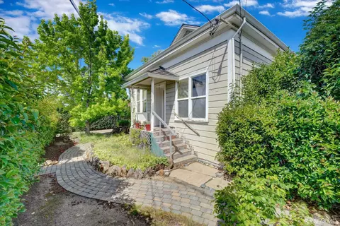 2515 Walnut Dr, San Leandro, CA 94577