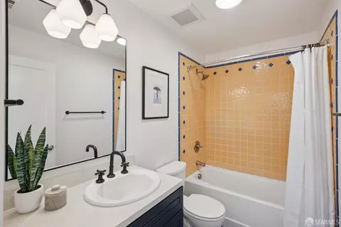 Bath - 1412 8th St, Berkeley, CA 94710 photo 6 of 9