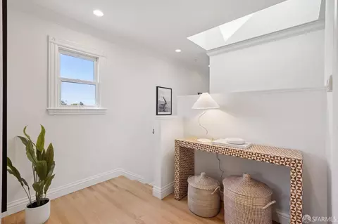 Entry Way - 1412 8th St, Berkeley, CA 94710 photo 3 of 6