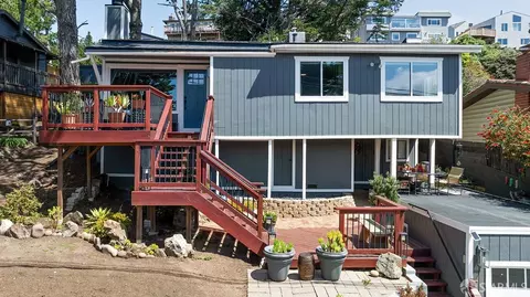 377 Beaumont Blvd, Pacifica, CA 94044