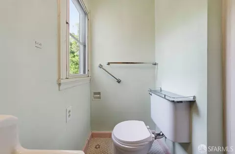 Bath - 451 Vincente Ave, Berkeley, CA 94707 photo 4 of 4