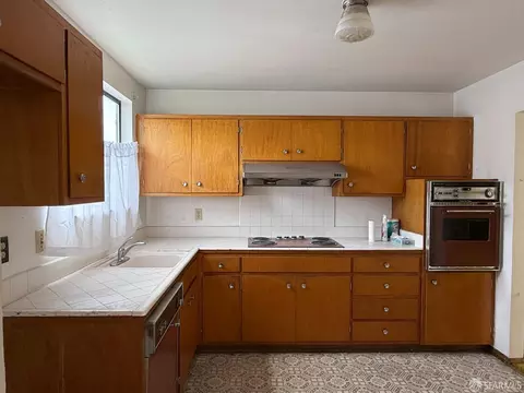 Kitchen - 273 El Dorado Dr, Pacifica, CA 94044 photo 1 of 2
