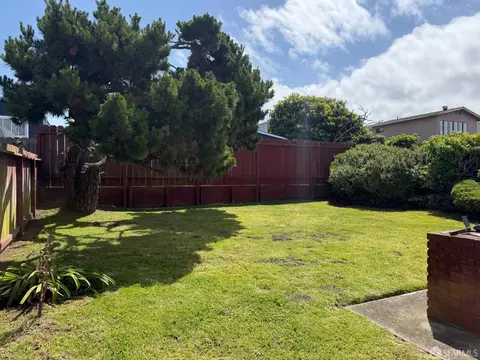 Exterior - 273 El Dorado Dr, Pacifica, CA 94044 photo 6 of 10