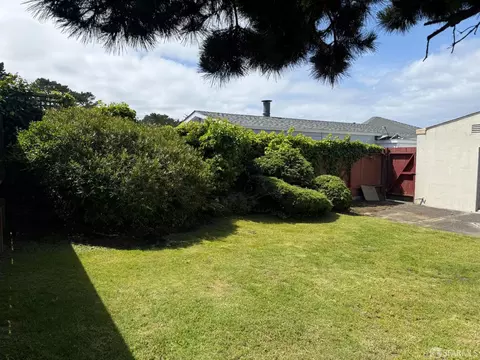 Exterior - 273 El Dorado Dr, Pacifica, CA 94044 photo 7 of 10
