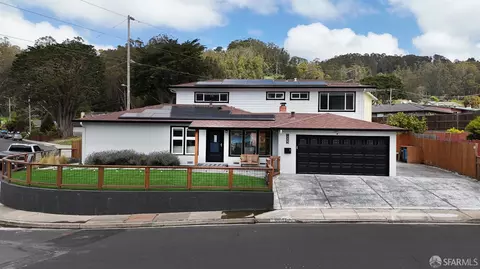 1003 Crespi Dr, Pacifica, CA 94044